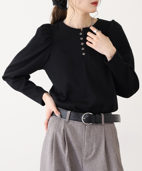 OMNES(オムネス)の「リブパワーショルダー長袖プルオーバー(シャツ/ブラウス・レディース・オレンジ/ホワイト×ブラック/オリーブ/ブラック/アイボリー・FREE)」の4枚目の写真