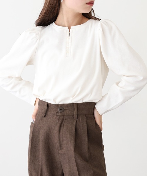 OMNES(オムネス)の「リブパワーショルダー長袖プルオーバー(シャツ/ブラウス・レディース・オレンジ/ホワイト×ブラック/オリーブ/ブラック/アイボリー・FREE)」の21枚目の写真