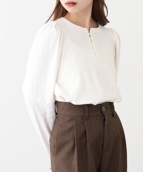 OMNES(オムネス)の「リブパワーショルダー長袖プルオーバー(シャツ/ブラウス・レディース・オレンジ/ホワイト×ブラック/オリーブ/ブラック/アイボリー・FREE)」の22枚目の写真