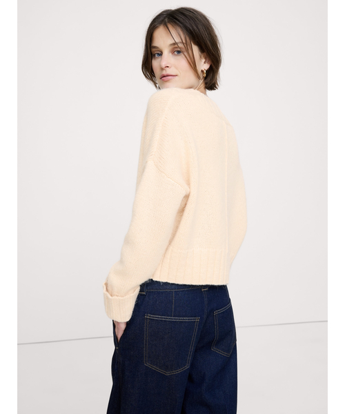 Banana Republic(バナナリパブリック)の「ウール アルパカ ブレンド Vネックセーター(ニット/セーター・レディース・アイボリー/ブルー・XS/S/M/L)」の6枚目の写真