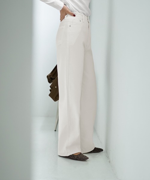 STYLE DELI(スタイルデリ)の「セミワイドストレートホワイトデニム(デニムパンツ・レディース・アイボリー・SMALL/MEDIUM/LARGE)」の7枚目の写真