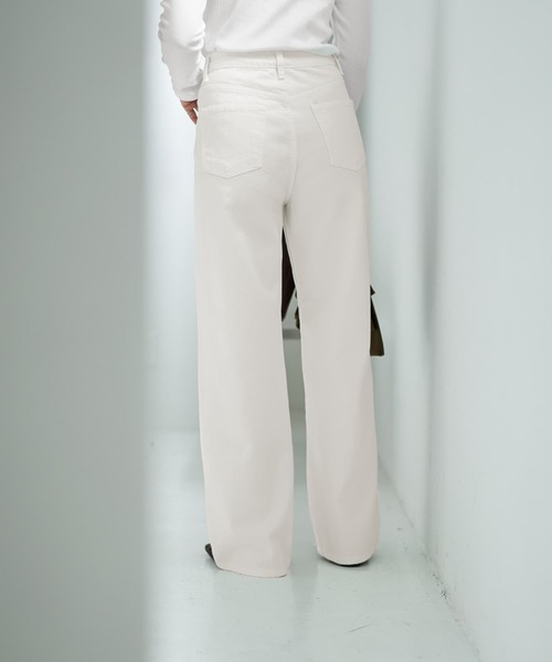 STYLE DELI(スタイルデリ)の「セミワイドストレートホワイトデニム(デニムパンツ・レディース・アイボリー・SMALL/MEDIUM/LARGE)」の6枚目の写真
