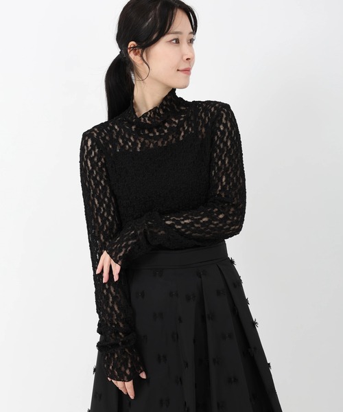 STRAWBERRY-FIELDS(ストロベリーフィールズ)の「シュリンクレース_シュリンクレースハイネックプルオーバー(Tシャツ/カットソー・レディース・ベージュ系その他/ブラック/グレー・2)」の13枚目の写真