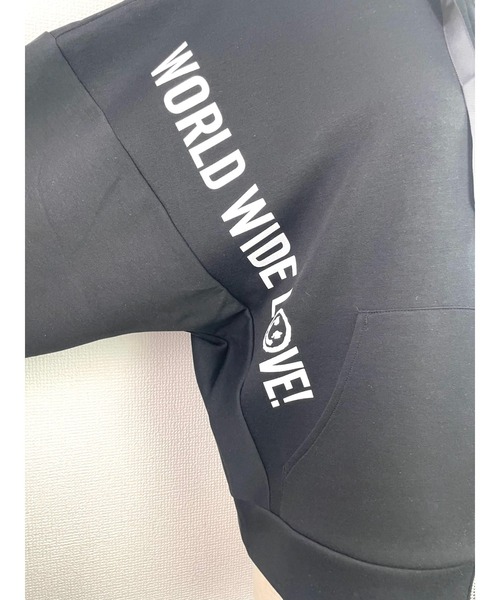 WORLD WIDE LOVE!（ワールドワイドラブ）の「WWL!ドルマンパーカー（パーカー・レディース・オフホワイト/ブルー/ブラック・1）」の11枚目の写真