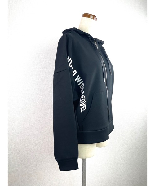 WORLD WIDE LOVE!（ワールドワイドラブ）の「WWL!ドルマンパーカー（パーカー・レディース・オフホワイト/ブルー/ブラック・1）」の12枚目の写真