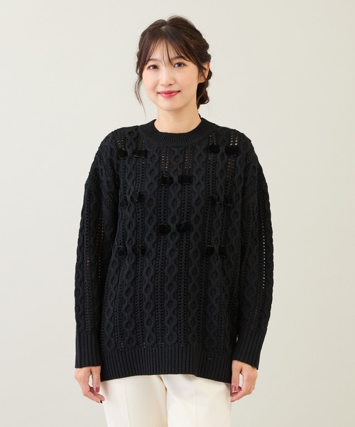 Rose Tiara(ローズティアラ)の「リボン×ケーブル編みニットプルオーバー(ニット/セーター・レディース・オフホワイト/ブラック/レッド・46/42/38)」の17枚目の写真