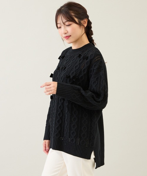 Rose Tiara(ローズティアラ)の「リボン×ケーブル編みニットプルオーバー(ニット/セーター・レディース・オフホワイト/ブラック/レッド・46/42/38)」の18枚目の写真