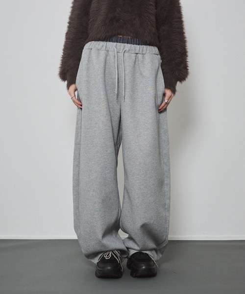 ENVYM（アンビー）の「ウエストレイヤードスウェットパンツ（スウェットパンツ・レディース・グレー/ブラック・FREE）」の2枚目の写真