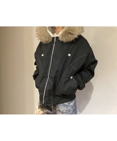 Bling Leads(ブリングリーズ)の「【Bls】【Bling Leads】裏ボアフードファー付短丈ブルゾン(ミリタリージャケット・レディース・カーキオリーブ/ブラック・SMALL/MEDIUM)」の7枚目の写真