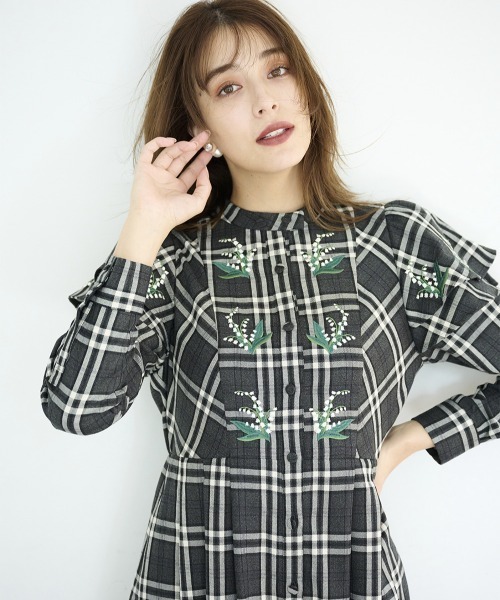 Chesty(チェスティー)の「チェックミュゲワンピース(ワンピース・レディース・グレー/ブラウン・0/1)」の1枚目の写真
