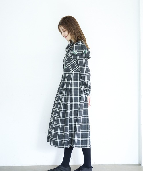 Chesty(チェスティー)の「チェックミュゲワンピース(ワンピース・レディース・グレー/ブラウン・0/1)」の9枚目の写真