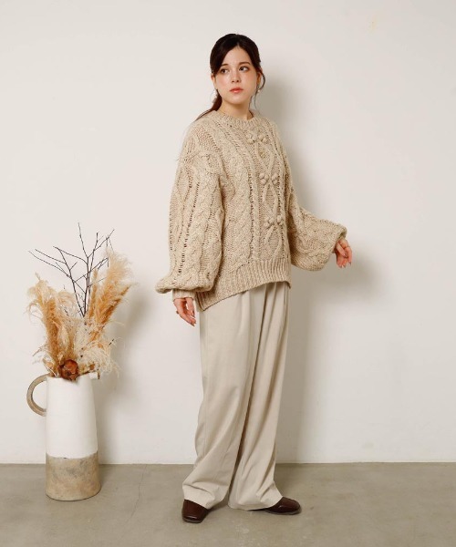 moncheri（モンシェリ）の「【リンクコーデSET】ケーブルポンポンドロップショルダーニット（ペットウェア・レディース・ベージュ/グレー・S/M/L/XL）」の19枚目の写真