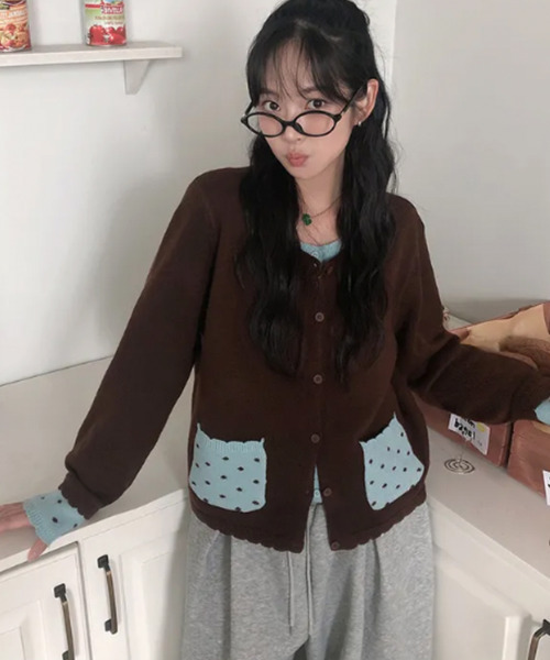 VIVID LADY（ビビッドレディー）の「レイヤード風ドットポケットカーディガン（ニット/セーター・レディース・ブラウン/グレー/ブラック・FREE）」の12枚目の写真