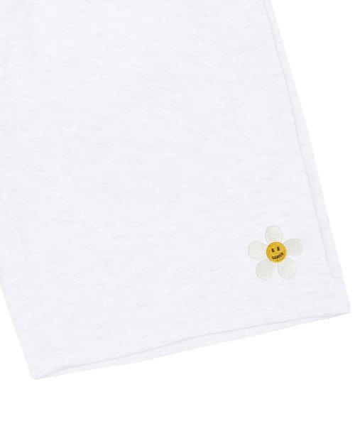 GRAVER（グレーバー）の「[ユニセックス]フラワー刺繍バミューダトレーニングハーフパンツ_メランジホワイト（その他パンツ・レディース・グレー・MEDIUM/LARGE）」の5枚目の写真