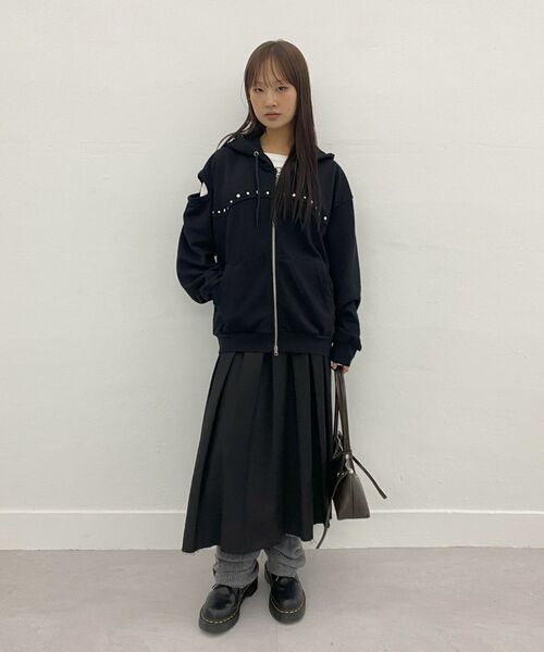 MILLO WOMEN（ミロウーマン）の「バックルプリーツスカート[ブラック]（スカート・レディース・その他・SMALL/MEDIUM）」の2枚目の写真