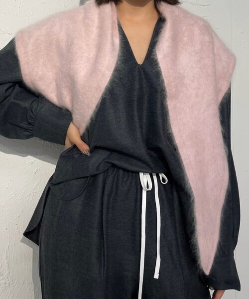 IENA LA BOUCLE(イエナラブークル)の「LABOUCLEトライアングルスカーフ(バンダナ/スカーフ・レディース・ピンク/チャコールグレー・FREE)」の11枚目の写真