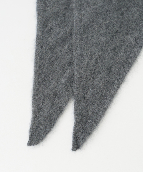 IENA LA BOUCLE(イエナラブークル)の「LABOUCLEトライアングルスカーフ(バンダナ/スカーフ・レディース・ピンク/チャコールグレー・FREE)」の4枚目の写真