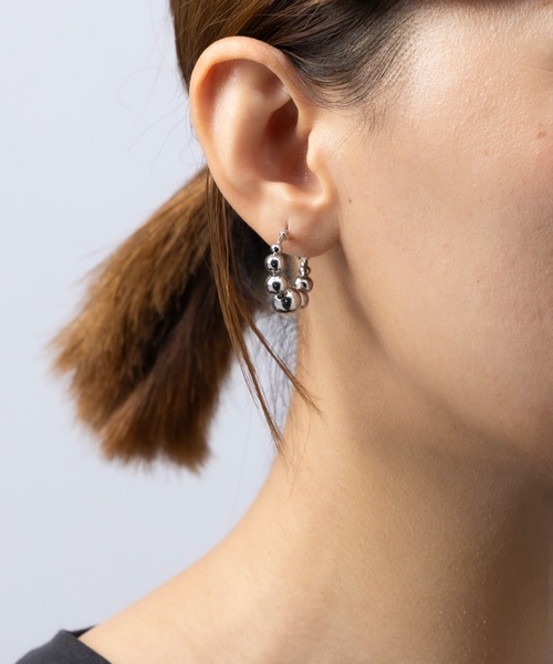 AJUGA.（アジュガ）の「メタルボールフープピアス（ピアス（両耳用）・レディース・シルバー・ONE SIZE）」の3枚目の写真