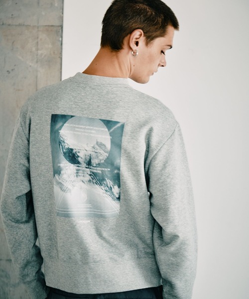 HEREIAM(ヘレイアム)の「【HEREIAM MEN】COSMIC裏起毛クルーネック(スウェット・メンズ・杢グレー/ブラック/パープル・MEDIUM/LARGE)」の1枚目の写真
