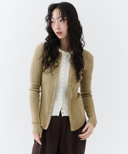 NUJOH（ヌゾ）の「Snap Button Rib Tee / スナップボタンリブティー（Tシャツ/カットソー・レディース・チャコールグレー/ブラック/ベージュ・FREE）」の3枚目の写真