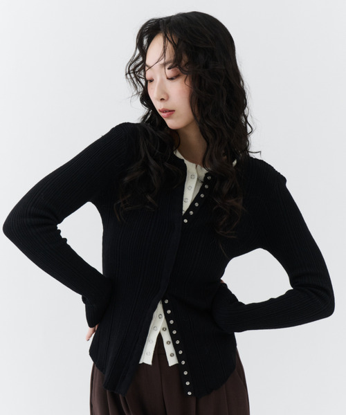 NUJOH（ヌゾ）の「Snap Button Rib Tee / スナップボタンリブティー（Tシャツ/カットソー・レディース・チャコールグレー/ブラック/ベージュ・FREE）」の2枚目の写真