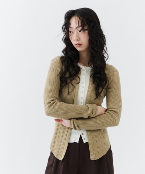 NUJOH（ヌゾ）の「Snap Button Rib Tee / スナップボタンリブティー（Tシャツ/カットソー・レディース・チャコールグレー/ブラック/ベージュ・FREE）」の5枚目の写真