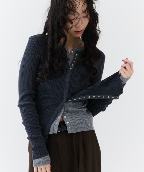 NUJOH（ヌゾ）の「Snap Button Rib Tee / スナップボタンリブティー（Tシャツ/カットソー・レディース・チャコールグレー/ブラック/ベージュ・FREE）」の9枚目の写真