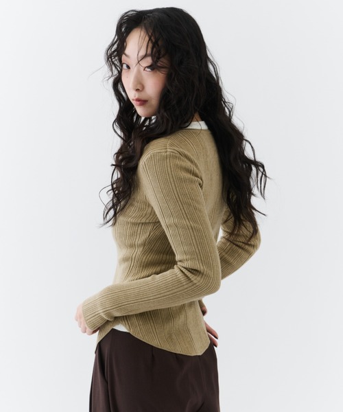 NUJOH（ヌゾ）の「Snap Button Rib Tee / スナップボタンリブティー（Tシャツ/カットソー・レディース・チャコールグレー/ブラック/ベージュ・FREE）」の19枚目の写真