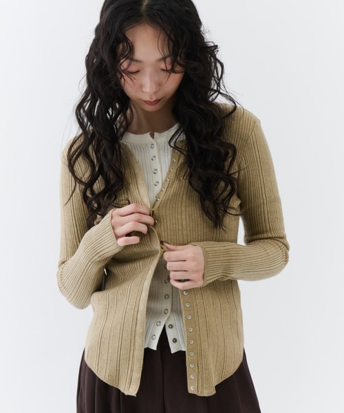 NUJOH（ヌゾ）の「Snap Button Rib Tee / スナップボタンリブティー（Tシャツ/カットソー・レディース・チャコールグレー/ブラック/ベージュ・FREE）」の20枚目の写真