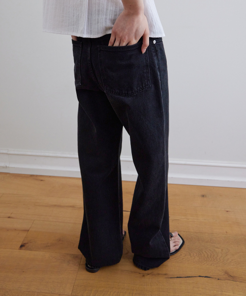 STEP AROUND(ステップアラウンド)の「Kintra straight washing denim_BLACK(デニムパンツ・レディース・その他・SMALL/MEDIUM)」の2枚目の写真