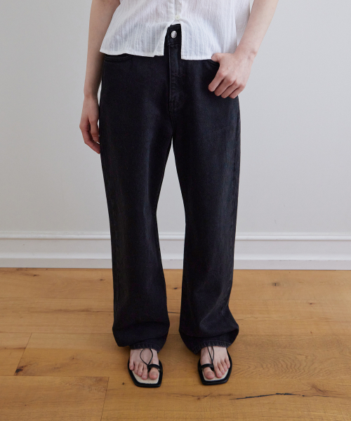 STEP AROUND(ステップアラウンド)の「Kintra straight washing denim_BLACK(デニムパンツ・レディース・その他・SMALL/MEDIUM)」の4枚目の写真
