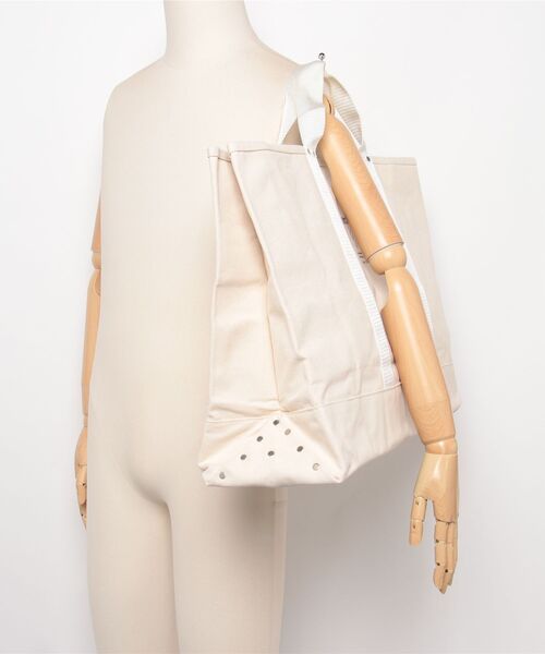 ESTNATION（エストネーション）の「GENERAL VIEW / tote Horizontal（トートバッグ・メンズ・オフホワイト・FREE）」の3枚目の写真