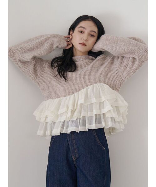 LAGUNAMOON(ラグナムーン)の「フリルドッキングペプラムニットプルオーバー(ニット/セーター・レディース・アイボリー/チャコールグレー/ベージュ・FREE)」の1枚目の写真