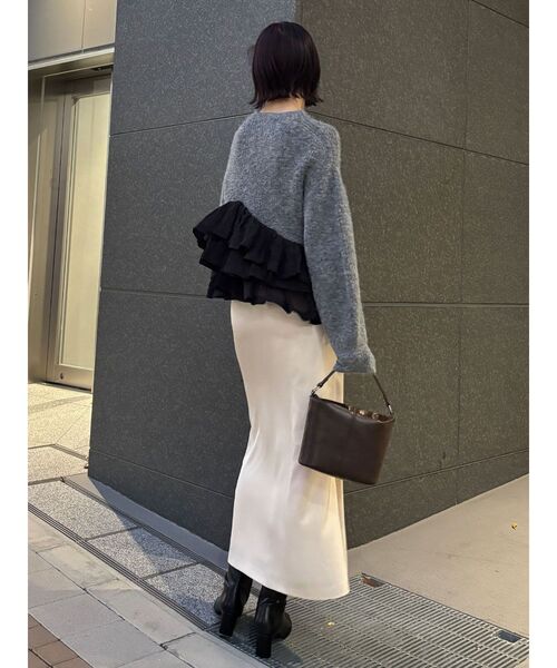 LAGUNAMOON(ラグナムーン)の「フリルドッキングペプラムニットプルオーバー(ニット/セーター・レディース・アイボリー/チャコールグレー/ベージュ・FREE)」の21枚目の写真