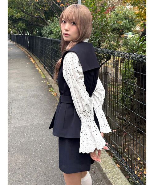 CALNAMUR（カルナムール）の「ダブルブレストビッグカラージレ（その他アウター・レディース・ネイビー・SMALL/MEDIUM）」の5枚目の写真