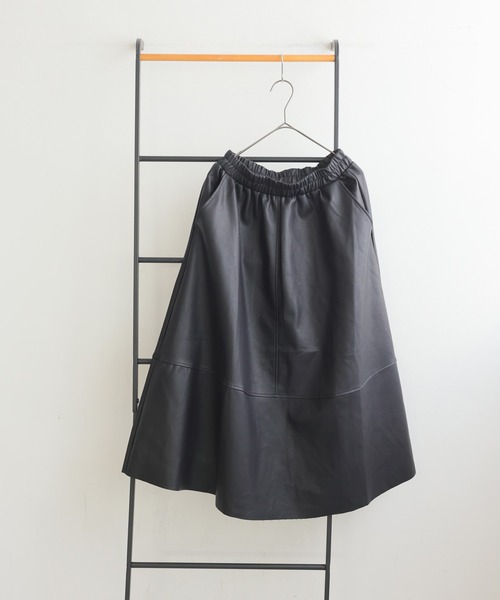 antiqua(アンティカ)の「フェイクレザー スカート(スカート・レディース・ブラック・ONESIZE)」の11枚目の写真