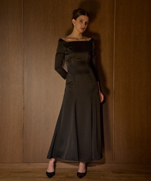 ERADIE（エラディエ）の「Satin Drape-Back Dress  サテンバックドレープドレス（ワンピース・レディース・ブラック/シャンパン・FREE）」の6枚目の写真