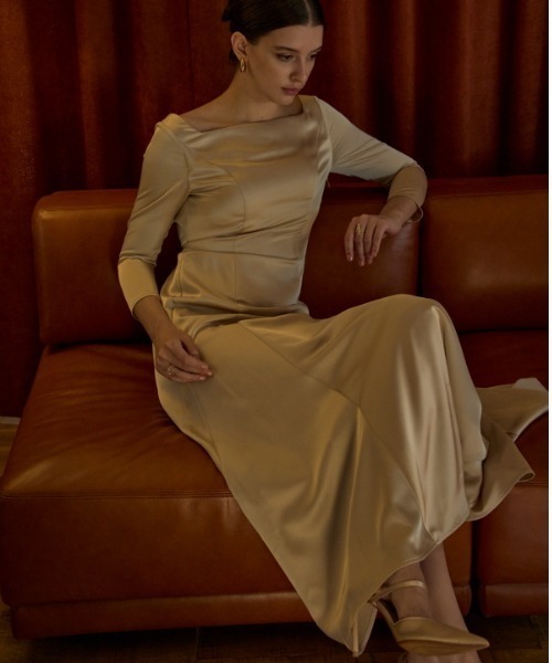 ERADIE（エラディエ）の「Satin Drape-Back Dress  サテンバックドレープドレス（ワンピース・レディース・ブラック/シャンパン・FREE）」の19枚目の写真