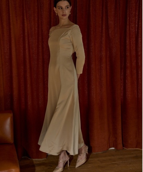 ERADIE（エラディエ）の「Satin Drape-Back Dress  サテンバックドレープドレス（ワンピース・レディース・ブラック/シャンパン・FREE）」の21枚目の写真