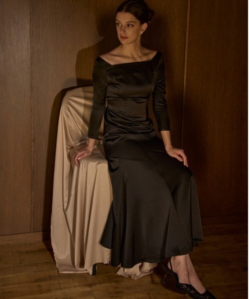 ERADIE（エラディエ）の「Satin Drape-Back Dress  サテンバックドレープドレス（ワンピース・レディース・ブラック/シャンパン・FREE）」の10枚目の写真