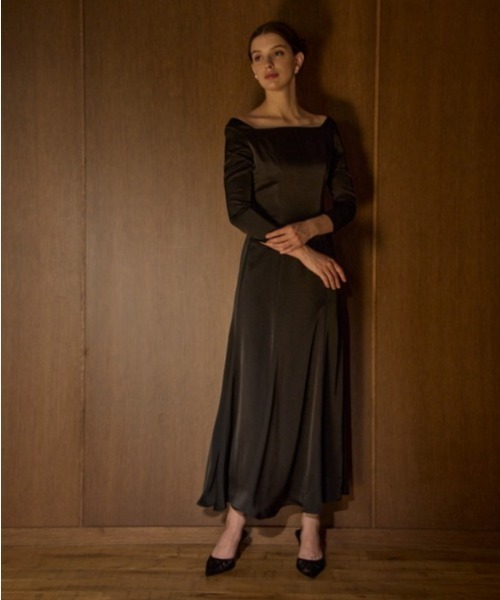 ERADIE（エラディエ）の「Satin Drape-Back Dress  サテンバックドレープドレス（ワンピース・レディース・ブラック/シャンパン・FREE）」の12枚目の写真