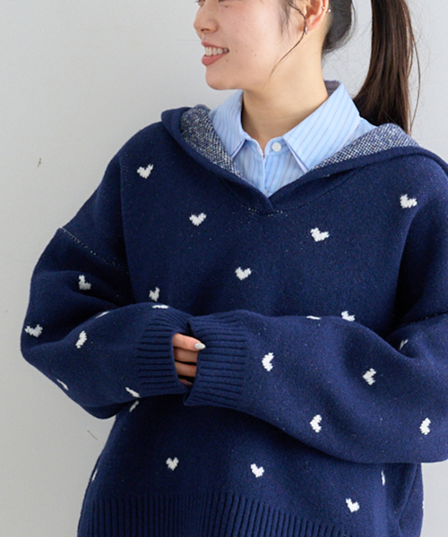 U by SPICK&SPAN(ユーバイスピックアンドスパン)の「オーバーニットフーディー(ニット/セーター・レディース・ネイビー/チャコールグレー・FREE)」の1枚目の写真