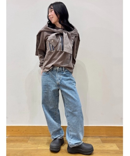 GAP(ギャップ)の「オーバーサイズ GAPロゴ クロップドTシャツ 長袖(Tシャツ/カットソー・メンズ・ラベンダー/ブルー/ブラック/オフホワイト/グリーン/ブラウン・S/XS/XL/M/L)」の18枚目の写真