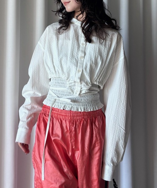 Ameri(アメリ)の「SHIRRING LAYERED SHORT SHIRT(シャツ/ブラウス・レディース・ブルー/ホワイト/ピンク・FREE)」の2枚目の写真