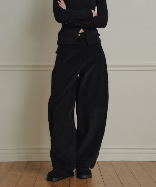MARROT(マロット)の「カーブドコーデュロイパンツ_ブラック(その他パンツ・レディース・ブラック・MEDIUM/SMALL)」の1枚目の写真