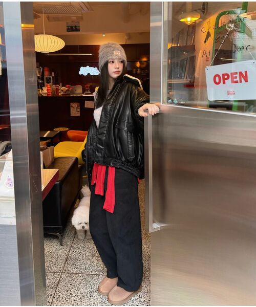 MARROT(マロット)の「カーブドコーデュロイパンツ_ブラック(その他パンツ・レディース・ブラック・MEDIUM/SMALL)」の11枚目の写真