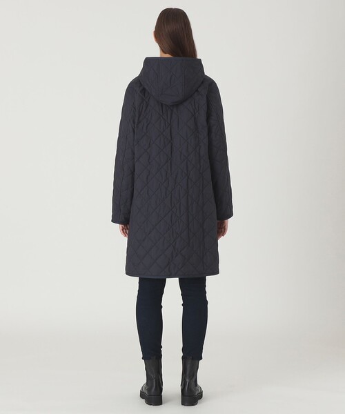 BLUE LABEL CRESTBRIDGE(ブルーレーベルクレストブリッジ)の「【一部店舗限定】クレストブリッジチェックキルティングコート(ノーカラーコート・レディース・ダークネイビー/ベージュ/ブラック・36/38)」の17枚目の写真