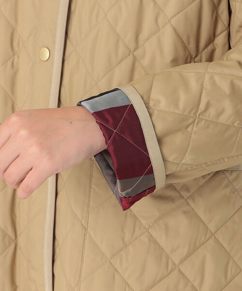 BLUE LABEL CRESTBRIDGE(ブルーレーベルクレストブリッジ)の「【一部店舗限定】クレストブリッジチェックキルティングコート(ノーカラーコート・レディース・ダークネイビー/ベージュ/ブラック・36/38)」の6枚目の写真