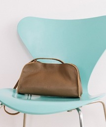 Beau're（ヴュレ）の「【BEAURE/ビュレ】カウレザー 横長 ショルダー（ショルダーバッグ）」