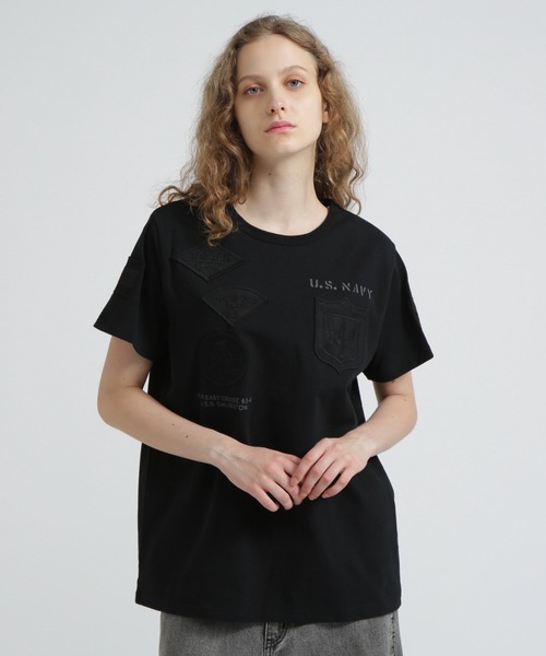 AVIREX(アヴィレックス)の「《WEB&DEPOT限定》TOP GUN WAPPEN T-SHIRT(Tシャツ/カットソー・レディース・ネイビー/ブラック系/ホワイト/オフホワイト・F)」の4枚目の写真